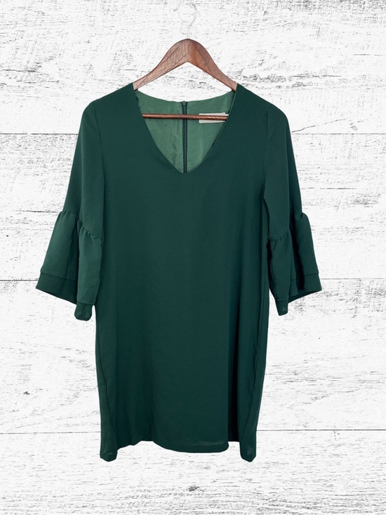 Belongsci Tops - Women's Emerald Green V-Neck Bell Sleeve Top